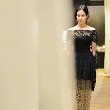 11 Ide Kebaya Hitam Nan Elegan Dari Mulai Wisuda Sampai Kamu Lamaran