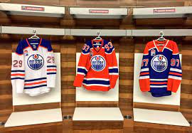 Informations sur le produit fanatics edmonton oilers locker room stretch fit casquette. First Look At The New Oilers Dressing Room