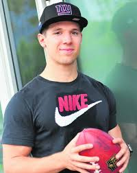 Austrian running back sandro platzgummer has been allocated to the new york giants as part of the nfl international player pathway program. Platzgummer Unterschrieb Vertrag Bei Den Giants Vorarlberger Nachrichten Vn At