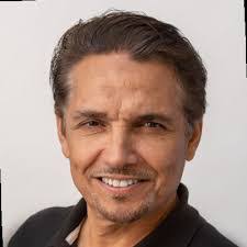 Kurt Lowe's Instagram, Twitter & Facebook