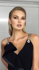 50 Awesome Prom Hairstyles Ideas For Women Hairstyles Promhairstyles Promhairstylesupdo Promhair Sac Ve Makyaj Kolay Sac Modelleri Sac Modeli Fikirleri