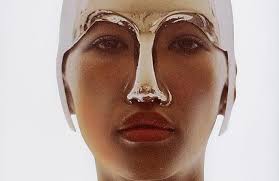 Dalí y Rabanne, surrealismo y moda en exposición