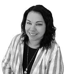 Laura Mcmeans's Instagram, Twitter & Facebook