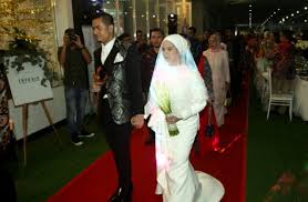 Join facebook to connect with athira soraya abdul aziz and others you may know. Happily Ever After For Fazley Yaakob And Azrene Thestartv Com