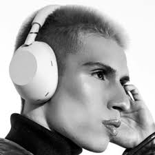 Christopher Aguirre (@christopheraguirreee) • Facebook