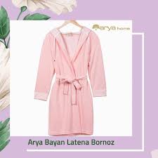 Ozel Havlu Kumas Teknigi Ile Dokunmus Olan Arya Terra Bayan Bornoz Suyu Hemen Icine Hapsetmektedir Ayrica Oldukca Hizli Kuruyan Bornoz Kotu Kok Fashion Robe