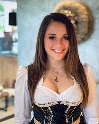 Carrie Schreiner - Free pics, galleries & more at Babepedia