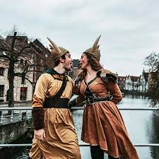 Magst du es mondän und klassisch oder bist du an fasching eher der ausgeflippte paradiesvogel? Kostume Fur Paare Coole Partnerkostume Zum Nachmachen