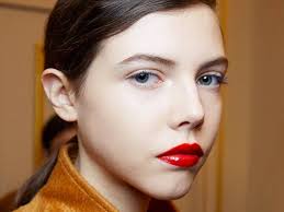 how to wear red lipstick during the day