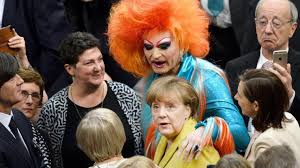Bislang hat olivia jones ihr privatleben streng geheim gehalten. Wahl Des Bundesprasidenten Olivia Jones Ich Bin Der Farbtupfer Hier Augsburger Allgemeine