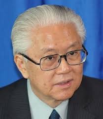 Tan SM '64 elected president of Singapore