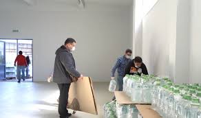 Compară cele 64 de companii din satu mare: Video Zeci De Firme DoneazÄ Alimente Pentru Varsticii Din Municipiul Satu Mare