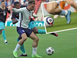 Gary neville hailed the 'absolutely fearless' nature of jack grealish and bukayo saka's performances as england topped group d with a win against the czech republic. Jack Grealish Darum Tragt Englands Em Hoffnung Nur Mini Stutzen Krone At