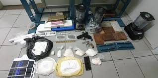 Seja você a mudança que espera no mundo. Laboratorio De Drogas E Fechado Pelo 1Âº Batalhao De Policia De Choque Em Novo Hamburgo