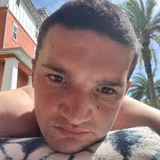 Looking for a groundman position in Florida. I have my class A CDL