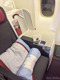 In premium economy class the seats, with up to 48.3 cm in width and a pitch of 40°, make business class: Review Austrian Airlines Business Class Iad Vie Boeing 777 200er