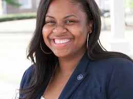 Leann Alexander's Instagram, Twitter & Facebook