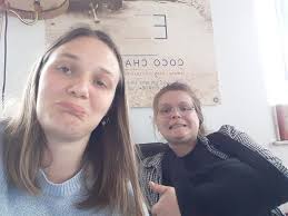 Alors alors... Un petit imprévu n'est jamais de refus. L'une des deux  comédiennes ayant momentanément perdu l'usage d'un de ses membres, nous  sommes contraintes d'annuler nos deux représentations de ce week-end au