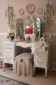 Vintage Dressing Table Yes The Table Is Beautiful But Check Out That Mirror Bedroom Vintage Shabby Chic Dresser Vintage Dressing Tables