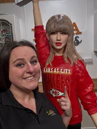 Helping international swifties with current drop orders