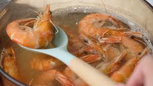You can learn more about how to cook shrimp on the grill by reading this article. 3 Ways To Cook Frozen Prawns Wikihow