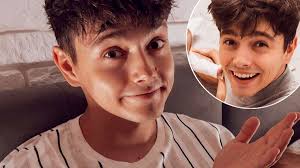 Jan Dąbrowski spędza sobotę z młodszą córeczką. "Klony atakują Instagram".  Nela to kopia znanego taty