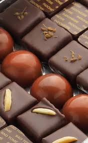 Hasnaa Assortiment Noir Et Lait Chocolat Chocolat Noir Chocolatiere