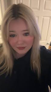 Affordable hair stylist in Springfield, MO for root touch-up