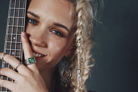 Connie Isla: enterate todo sobre la chica del Ukelele