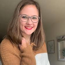 Alyssa Seitz's Instagram, Twitter & Facebook