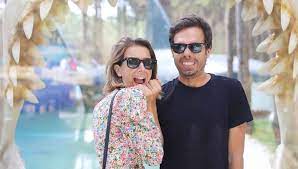 Ana garcia martins, mais conhecida por pipoca mais doce, está pronta para um novo começo após a separação do companheiro ricardo martins pereira, com quem tem dois filhos: Ex Marido De Pipoca Mais Doce Tem Nova Namorada Saiba Quem E