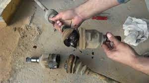 Di dalam boot tersebut mengandungi minyak gris yang berfungsi sebagai pelincir utama. Bolehkah Drive Shaft Kenderaan Anda Tercabut Art Of Kei Car
