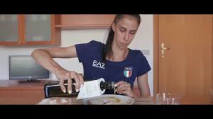 Jun 12, 2021 · le farfalle azzurre alessia maurelli, martina centofanti, martina santandrea, agnese duranti e daniela mogurean ottengono il punteggio di 45.100 nell'esercizio con le 5 palle e 42.350 in quello misto (3 cerchi e 4 clavette) per un totale di 87.450. Martina Centofanti Ginnastica Ritmica L Italia Team Per L Olio Evo Italiano Ismea Mipaaf Coni Youtube