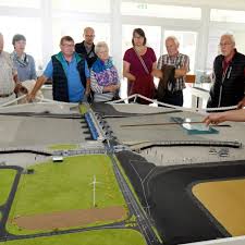 Von westerhever aus beginnt der rückflug über das eidersperrwerk zum flugplatz heide büsum. Mit Den Husumer Nachrichten Im Eidersperrwerk Besuch Beim Jahrhundertbauwerk Shz De