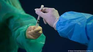 Laborversuche deuten außerdem auf eine stärkere vermehrung der viren im körper hin. Delta Variante Des Coronavirus Breitet Sich Aus Coronavirus Und Covid 19 Aktuelle Nachrichten Zur Pandemie Dw 16 06 2021