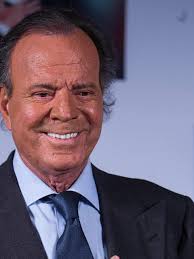 Julio iglesias performs on stage in 1975 in the united states. Spanish Judge Rules 43 Year Old Man Is Son Of Julio Iglesias Wbma