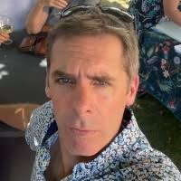 10+ profils pour “Pees”