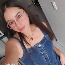 Cintia Morales's Instagram, Twitter & Facebook