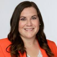 Elizabeth Lauck's Instagram, Twitter & Facebook