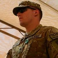 A Royal Thai Reconnaissance Marine prepares to conduct