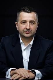 Investors Contacts Us