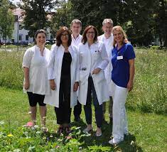 1995 begann sie hier ihre dreijährige ausbildung zur krankenschwester, bald gefolgt von der weiterbildung zur fachkrankenschwester für psychiatrie und arbeitete in den verschiedenen bereichen des. Epikurier Mzeb Am Isar Amper Klinikum Munchen Ost