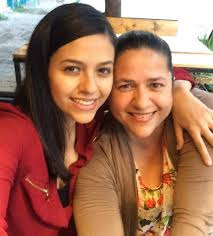 Hoy te quiero platicar una historia muy personal. Una historia que me  mueve, me conmueve y me recuerda todos los días por qué elegí este camino.  Durante muchos años, mi mamá hizo