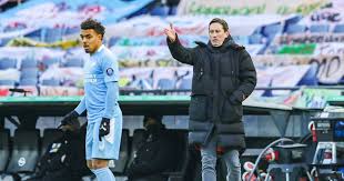 Feyenoord wacht na drie competitienederlagen op rij een topper in de kuip. Bqa83dvj3yu8mm