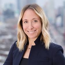 Lisa Holler's Instagram, Twitter & Facebook