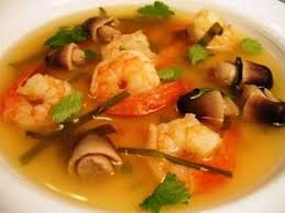 Menu berkuah dengan citarasa sedikit asam dari tomat dan pedas dari cabai rawi membuat anda merasa ketagihan untuk mencicipinya kembali. Sup Udang Berikut Ini Ada Cara Membuat Video Resep Sup Udang Galah Tahu Jagung Kuah Bening Seafood Asam Pedas Jamur Brokoli Untuk A Resep Sup Sup Udang Resep