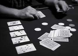 Poker is a game which people play with a normal set (or deck) of 52. Bluff Poker Wikipedia