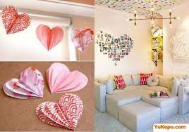 Sesuaikan ukuran styrofoam dengan kertas yang akan kamu tempel. Inspirasi Hiasan Dinding Dari Kertas Buat Kamar Kosan Bikin Makin Betah Yukepo Com