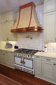 15 Idees Deco D Interieur Cuivrees Pour Une Maison Creative Kitchen Cabinet Remodel Kitchen Redesign Kitchen Cabinet Design