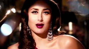 Kareena S Talaash Look Kareena Kapoor Khan Kareena Kapoor Aamir Khan Hayatlari oldukca duezenli bir şekilde devam ederken khan başka bir kadina goenuel verecektir. kareena kapoor khan kareena kapoor